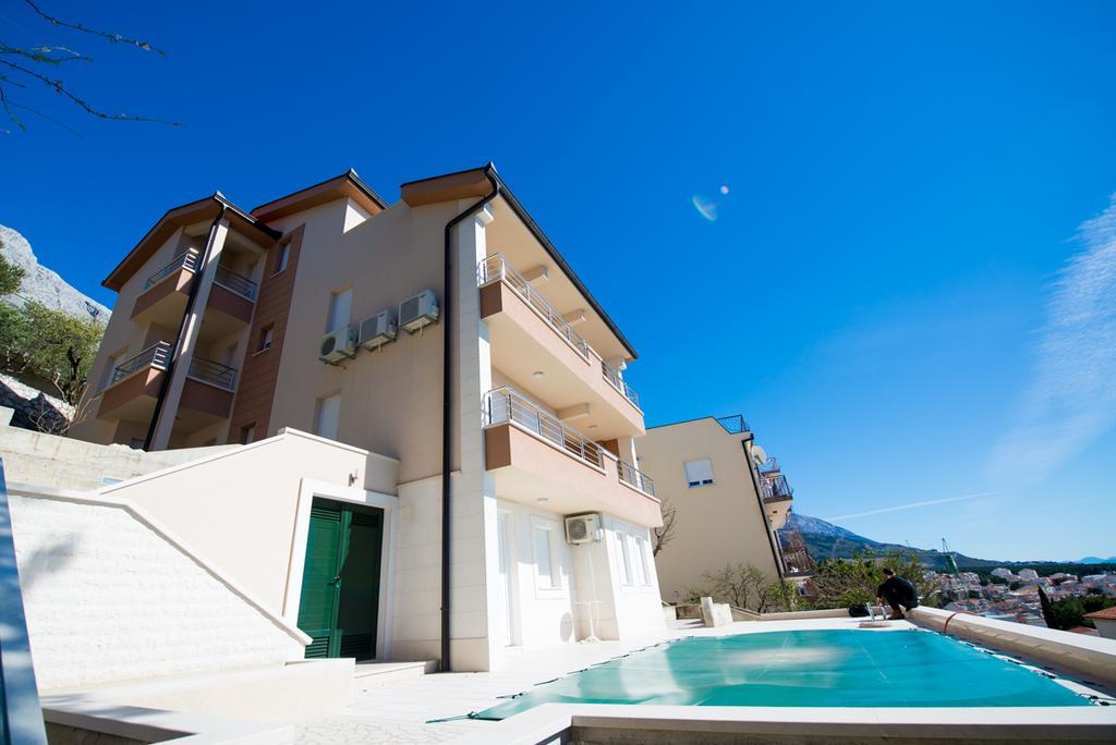 Apartments Karlo Baška Voda Екстериор снимка