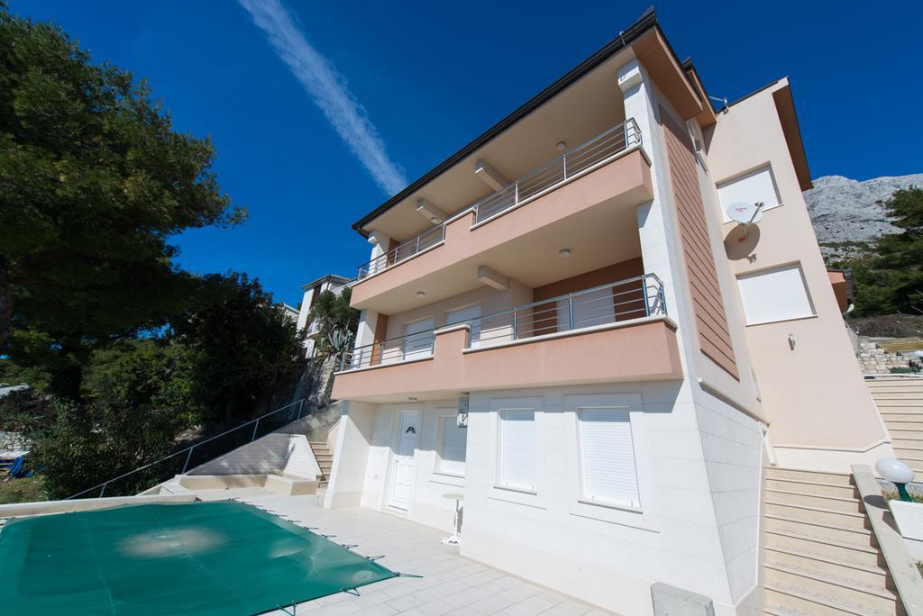 Apartments Karlo Baška Voda Екстериор снимка
