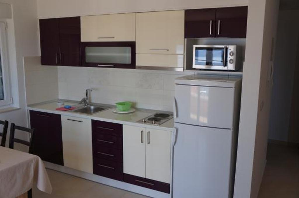 Apartments Karlo Baška Voda Екстериор снимка