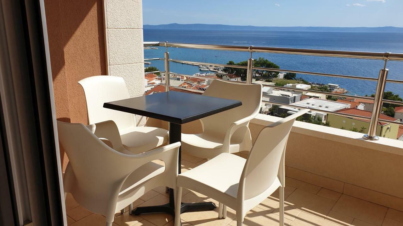 Apartments Karlo Baška Voda Екстериор снимка