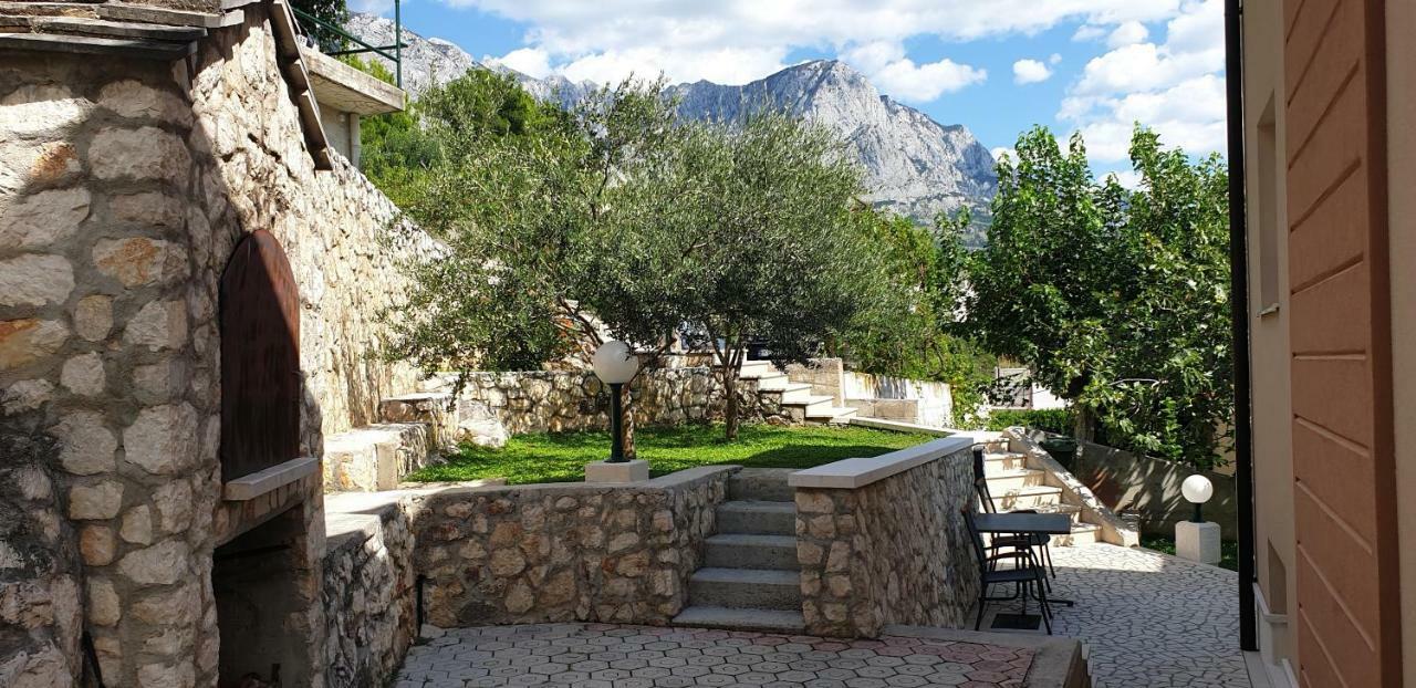 Apartments Karlo Baška Voda Екстериор снимка